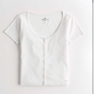 A white medium button up shirt from Hollister! great cotton material!